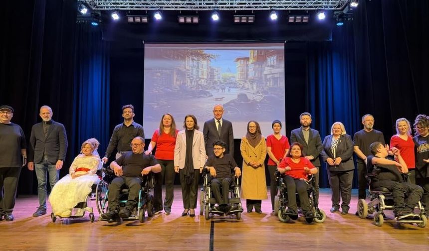 7 ay süren emek, tekerlekli sandalyeli bireylerin dansıyla sahneye taşındı