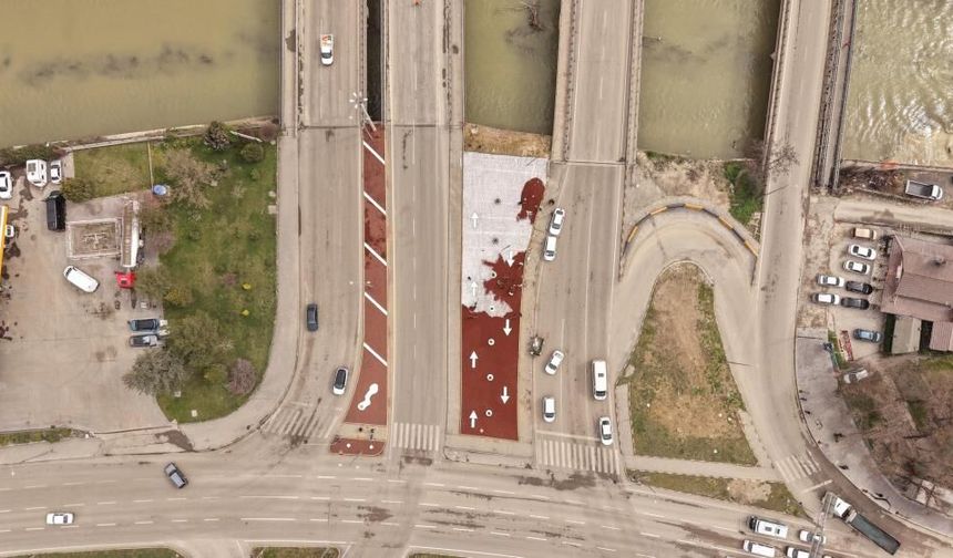 Kavşaklara estetik kazandırmaya devam ediyor