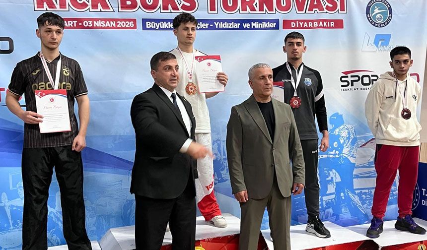 Kick boksçular Diyarbakır'dan 2 madalyayla döndü
