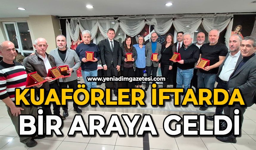 Kuaförler iftarda bir araya geldi
