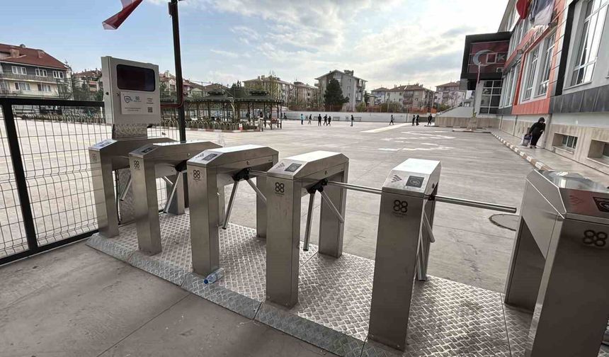 İlkokulda 'kartlı turnike' sistemi beğeni topluyor