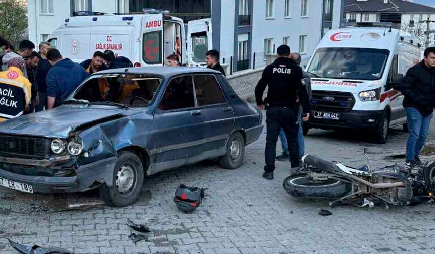 Kastamonu'da otomobil ile motosiklet çarpıştı: 3 yaralı