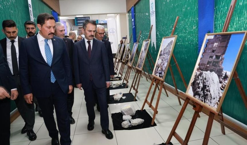 Valiyi çok sevdiğini söyleyen engellinin duygulandıran mutluluğu