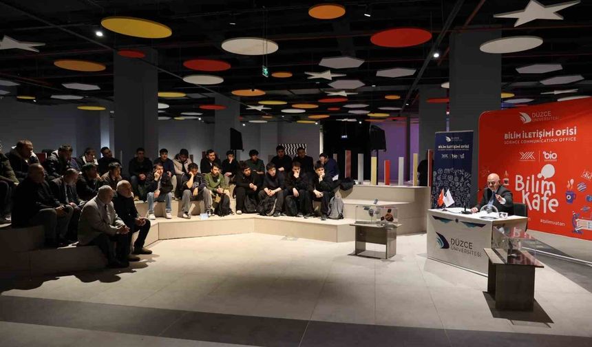 Rektör Sözbir Bilim Kafede uydu teknolojilerindeki milli vizyonu anlattı
