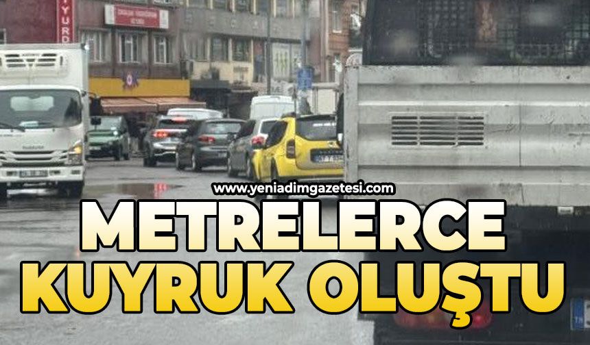 Metrelerce kuyruk oluştu: Trafik akışı durdu