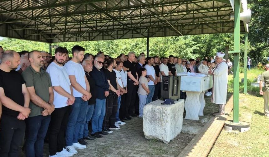 Kazada hayatını kaybeden yaşlı adam son yolculuğuna uğurlandı