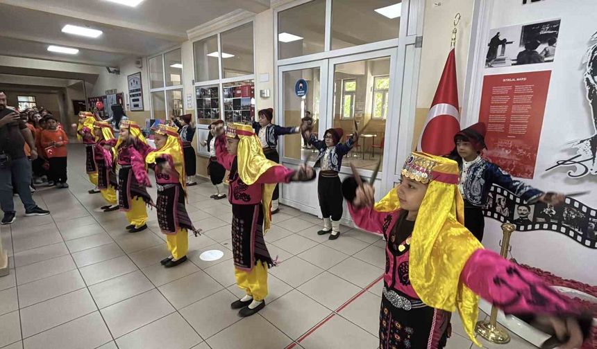 49 bin 169 öğrenci karne sevinci yaşadı