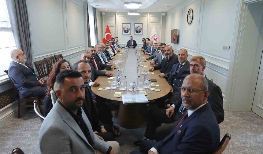 Roman toplumunun beklenti ve talepleri Bakanlık'ta ele alındı