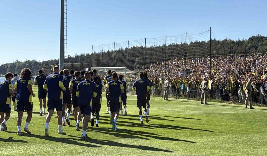 Topuk Yaylası'nda sarı-lacivert coşku: Fenerbahçe'yi 20 bin taraftar yalnız bırakmadı