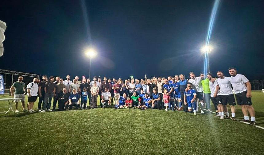 Belediyenin birimler arası futbol turnuvasını Zabıta Müdürlüğü kazandı