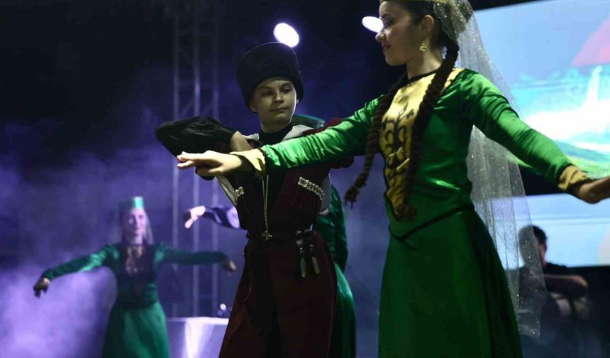 Düzce'de Çerkes gecesi yoğun ilgi gördü