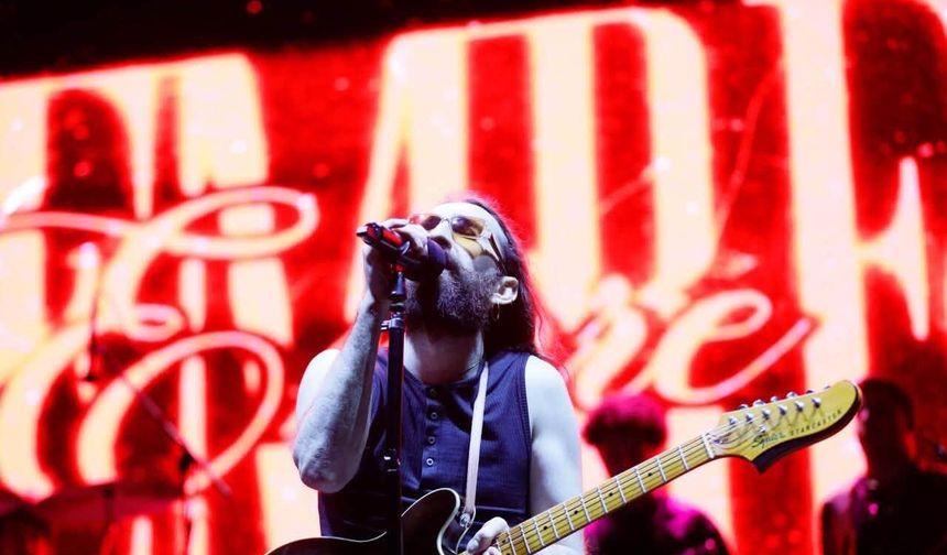 Emre Fel, festivalin finalinde coşturdu