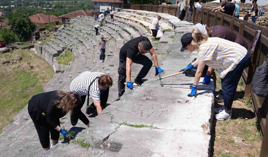 Konuralp Antik Tiyatro restorasyona hazırlanıyor