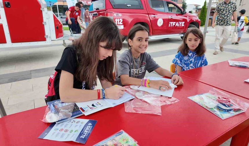 Başiskele'de gençlere yönelik afet farkındalık programı düzenlendi