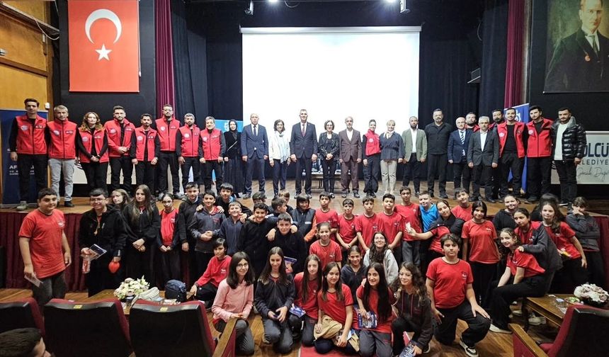 Gölcük'te afet risklerinin azaltılması panelde ele alındı