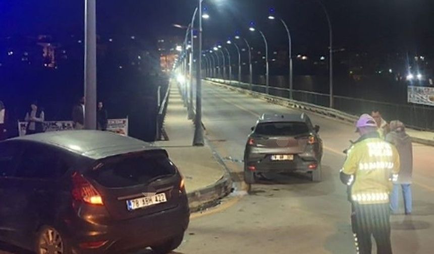Karabük'te kavşakta iki otomobil çarpıştı: 2 yaralı