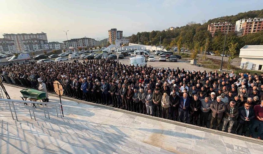 Sevilen profesör son yolculuğuna uğurlandı