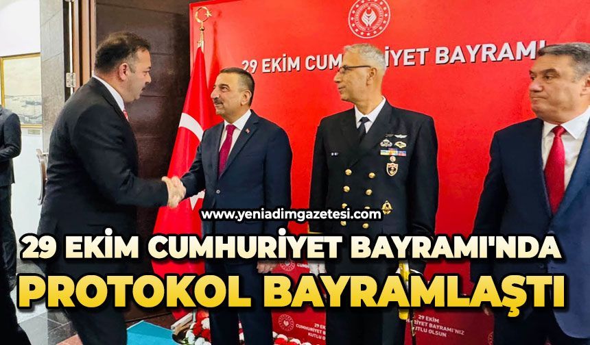 29 Ekim Cumhuriyet Bayramı'nda protokol bayramlaştı