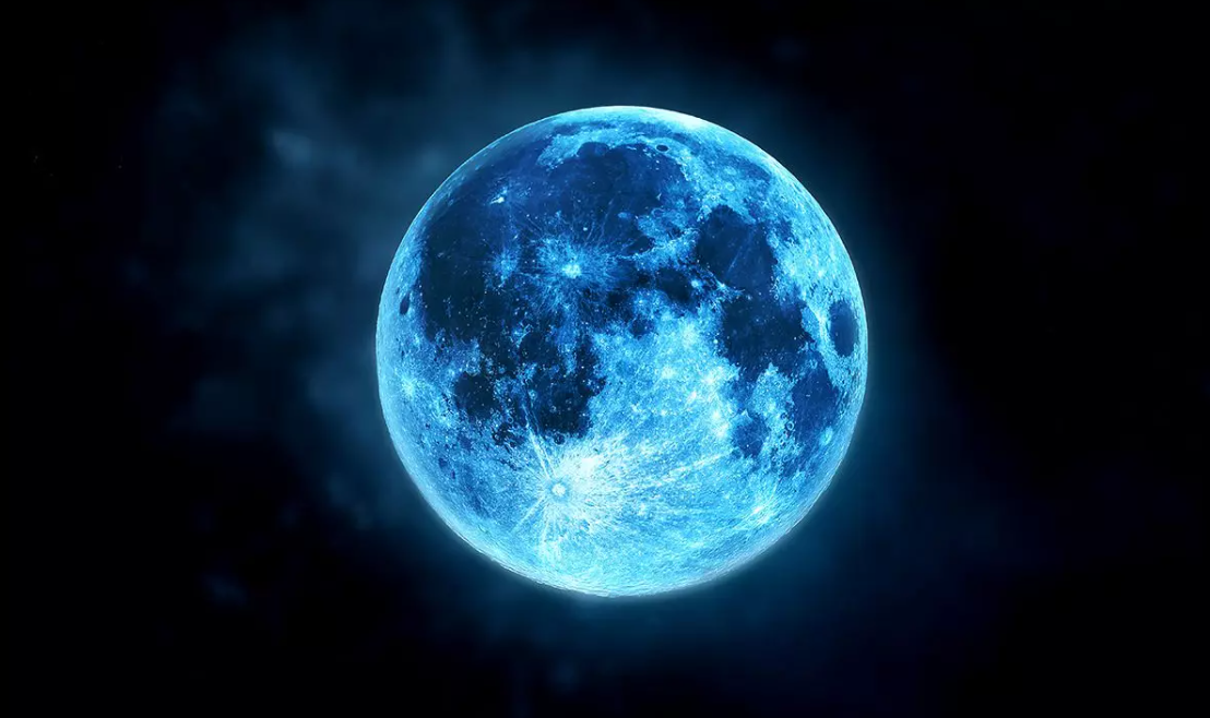 "Mavi Ay" adı verilen nadir gökyüzü olayı heyecanı tekrar yaşanıyor. Uzmanlara göre, 2023 yılında tekrar gözlemlenecek olan Mavi Ay, gökyüzü tutkunlarını ve astronomi meraklılarını heyecanlandırıyor. İşte ayrıntılar...