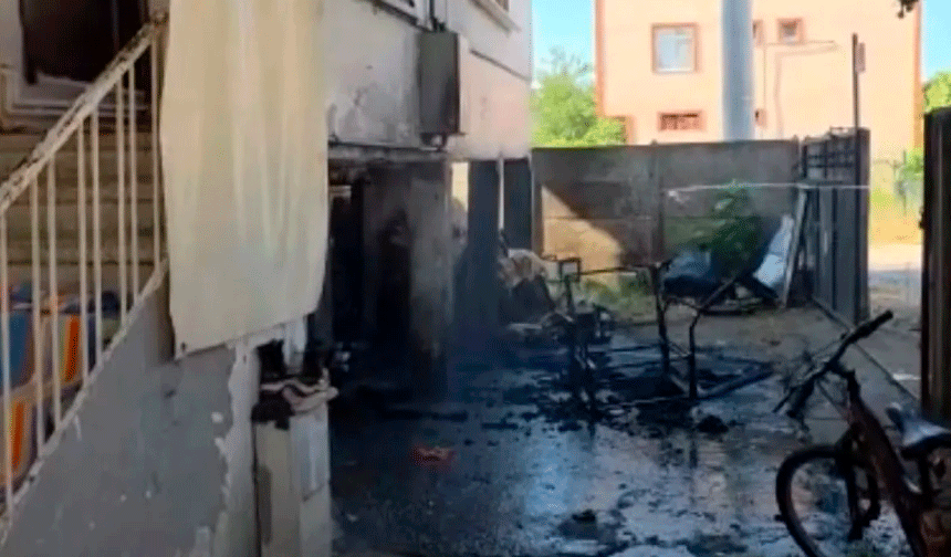 Devriye atan polislerin fark ettiği yangın kısa sürede söndürüldü