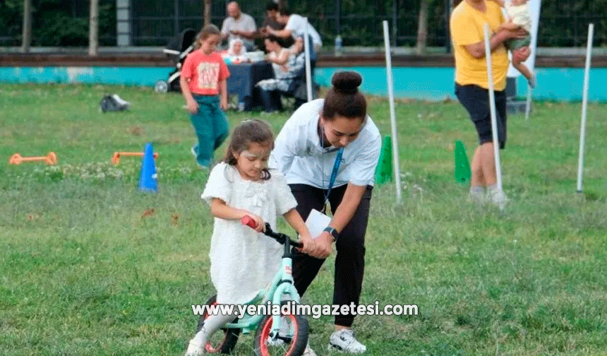 Bu kez çocukların yarışına aileler de dahil oldu
