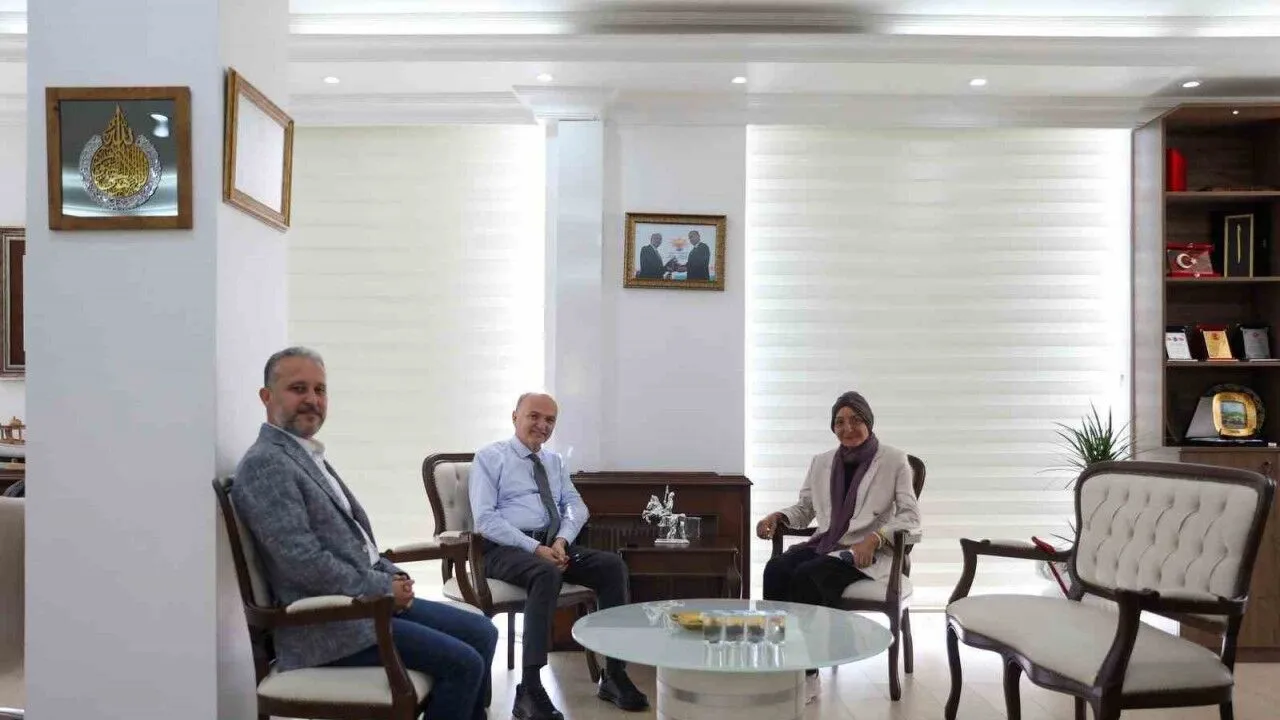 Cumhurbaskani Basdanismani Oructan Baskan Ozluye Ziyaret 20250806 A W511986