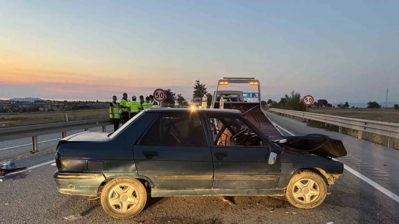 Kastamonuda Otomobil Bariyerlere Carpti 2Si Agir 5 Yarali 20250901 A W528719