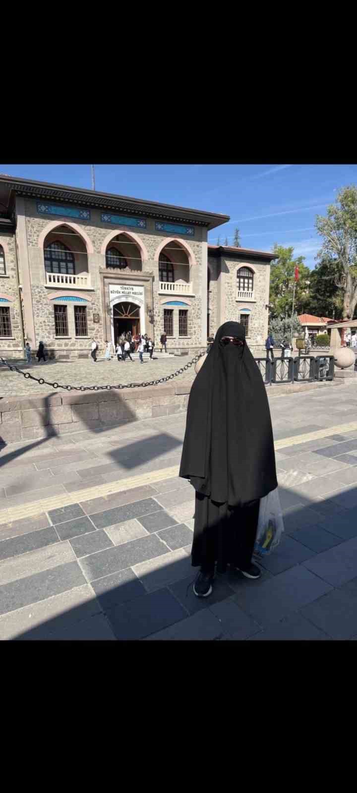 Ç A R Ş A F