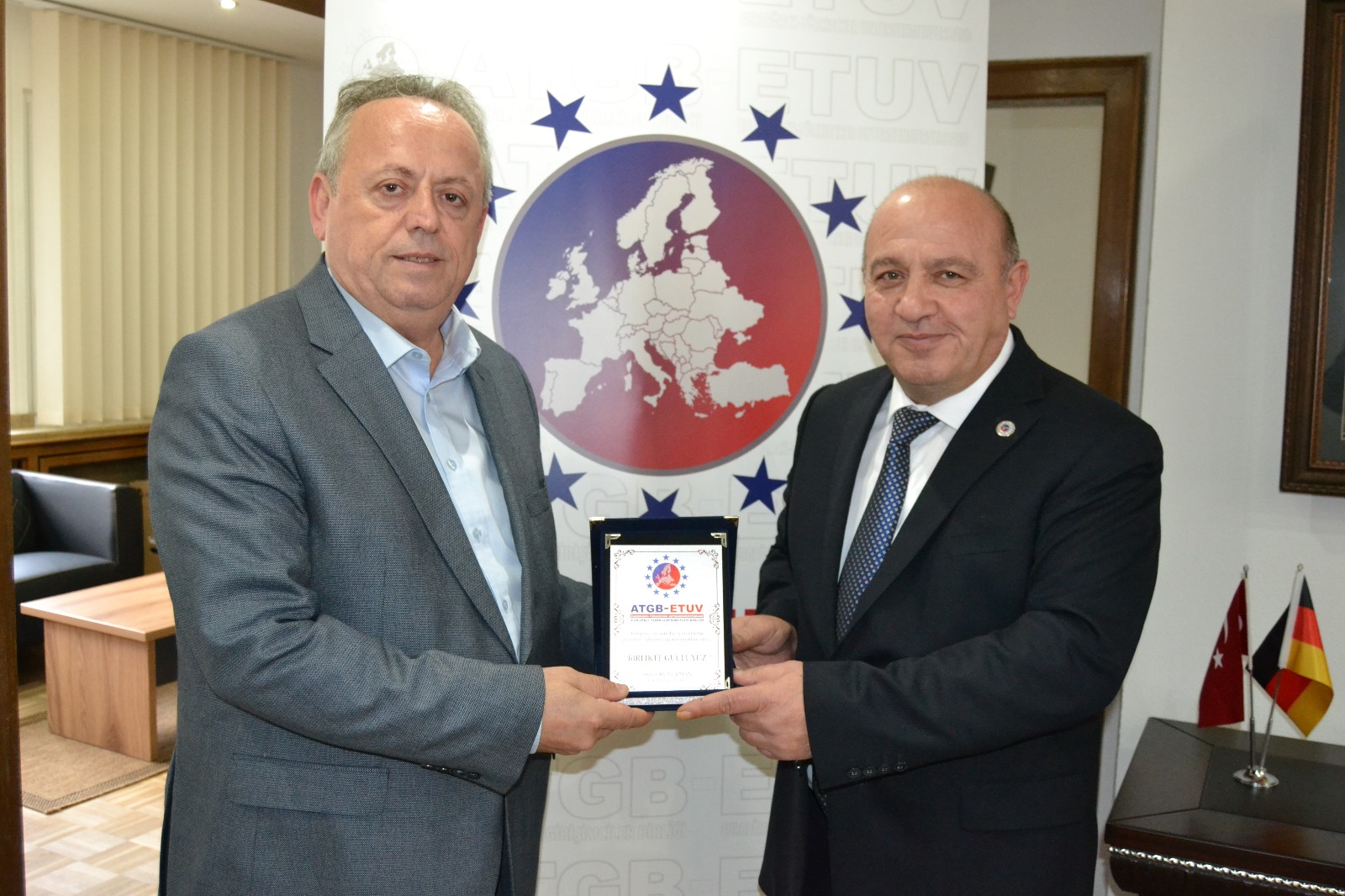 15932Ae3 228D 4D7E B0F7 7F49C086817C