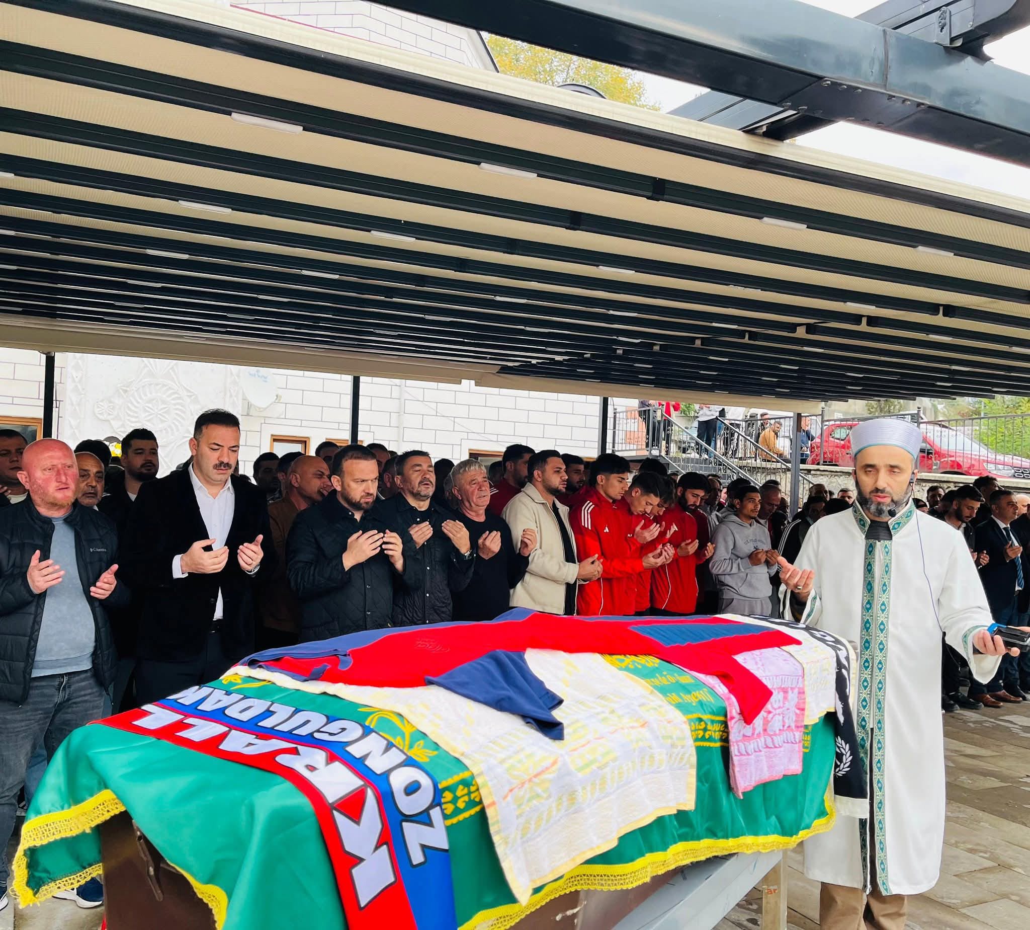 71340048 E9D4 43E1 A50D 75Ae0D6C8D83