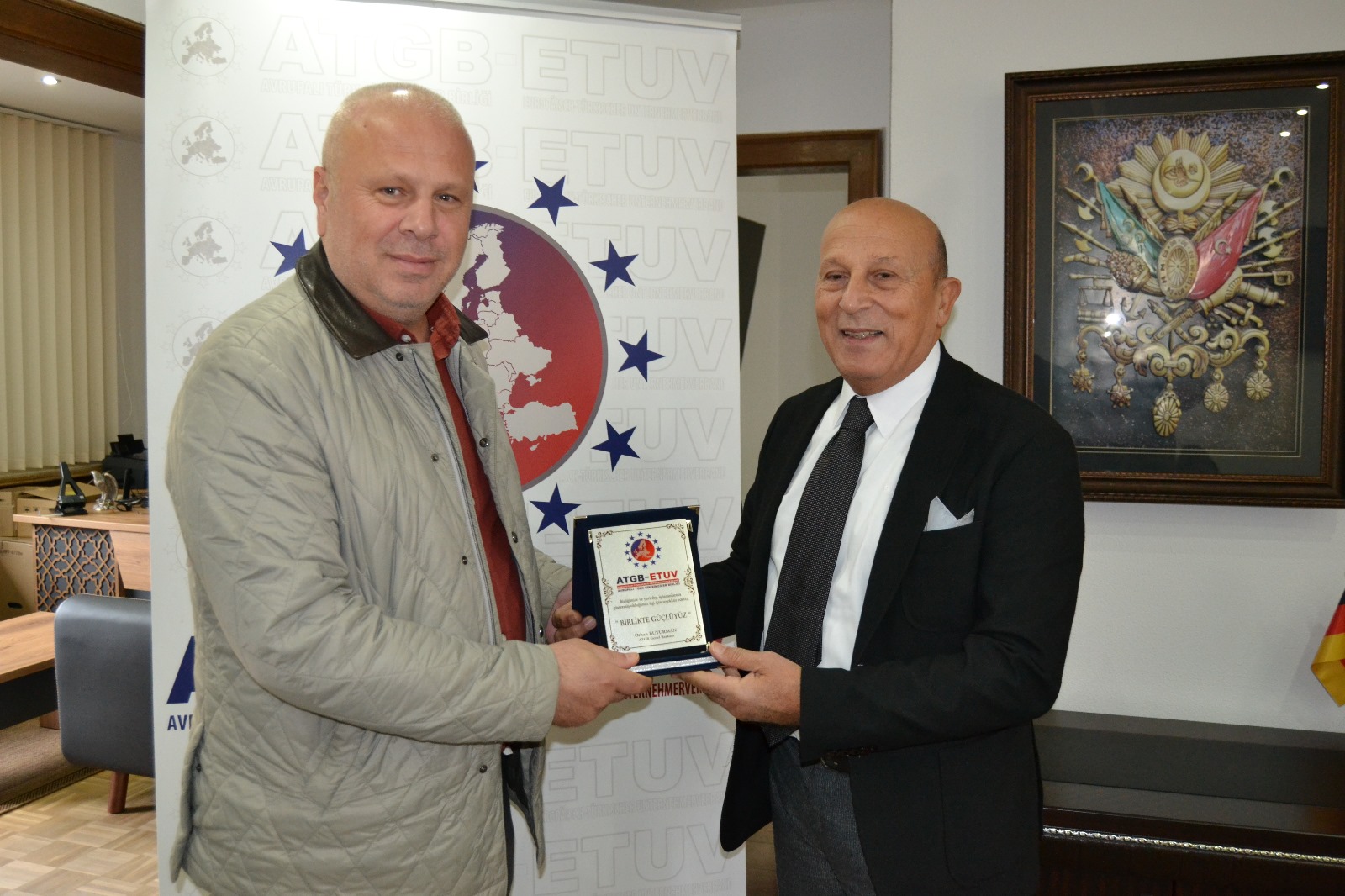 73702F3C Af73 4391 8E96 F5E78D11C358