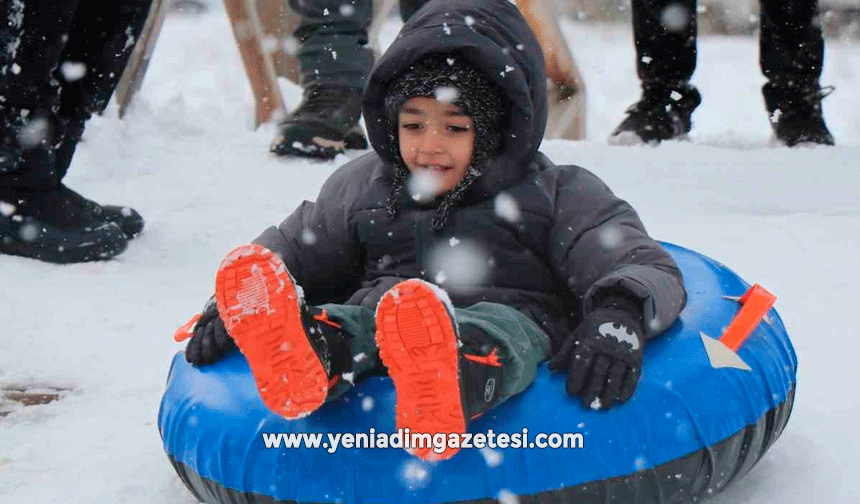 Bolu'da eğitime kar engeli: Okullar 1 gün tatil edildi