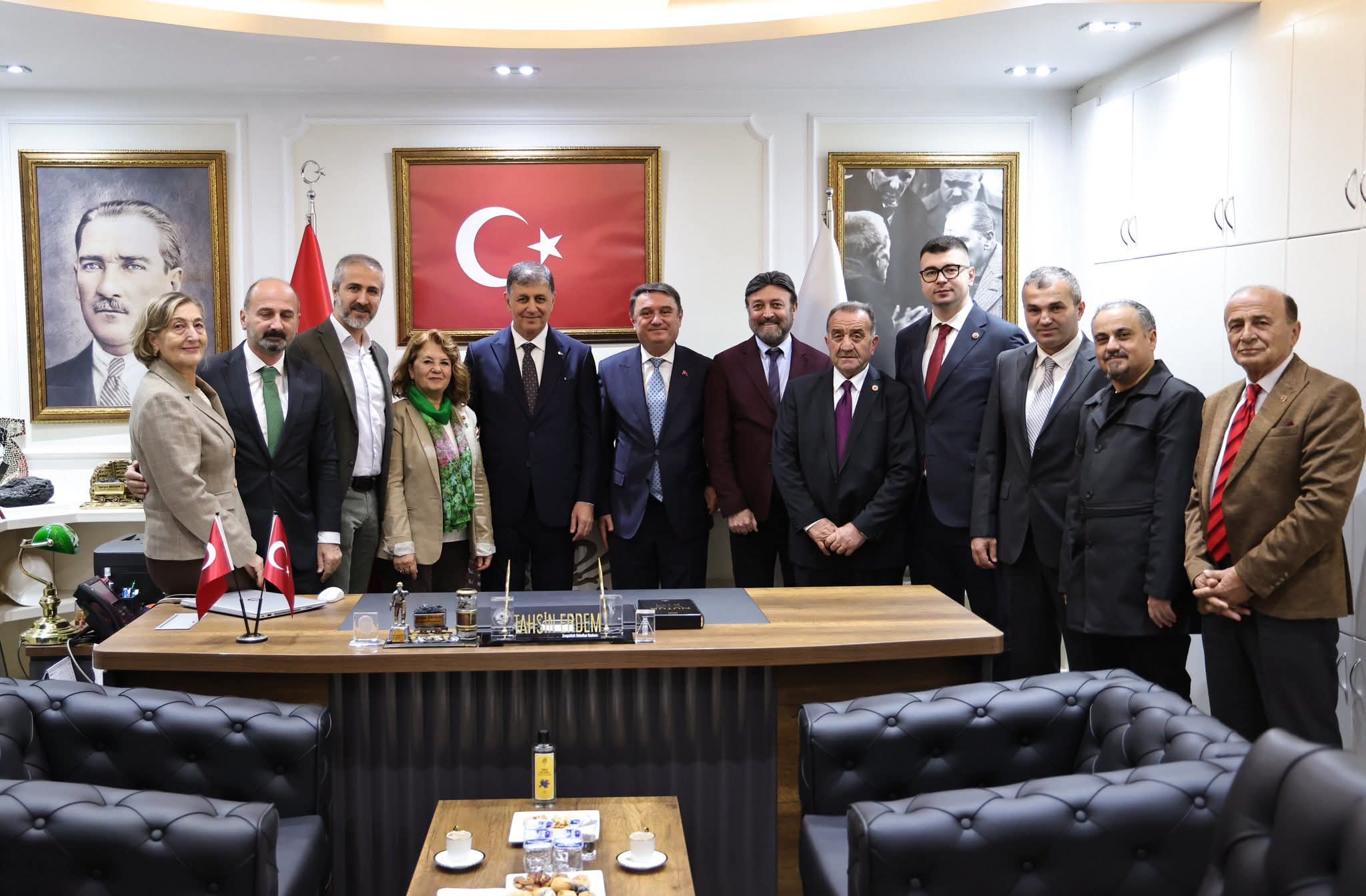 C526A916 75Fa 400D Aedc 79C85F5F1E26