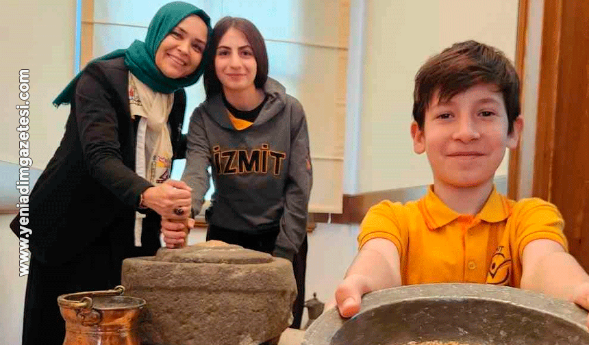 Minik eller taş değirmende buğday öğüttü, zeytin kurdu