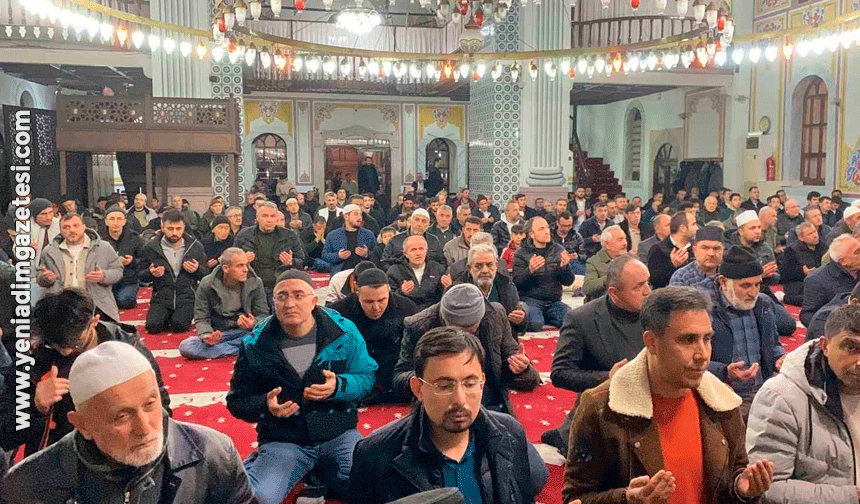 Regaip Kandili'nde camiler dolup taştı