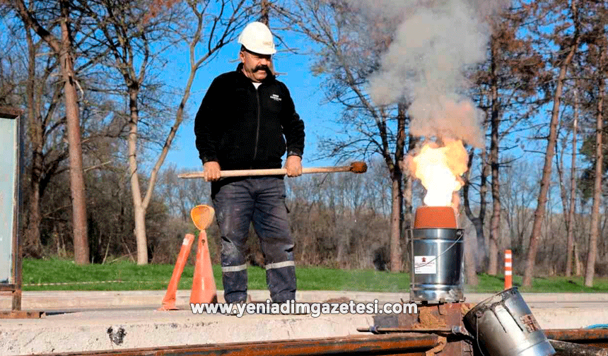 Kartepe Tramvay Hattı'nda raylar kaynak ile birleşiyor