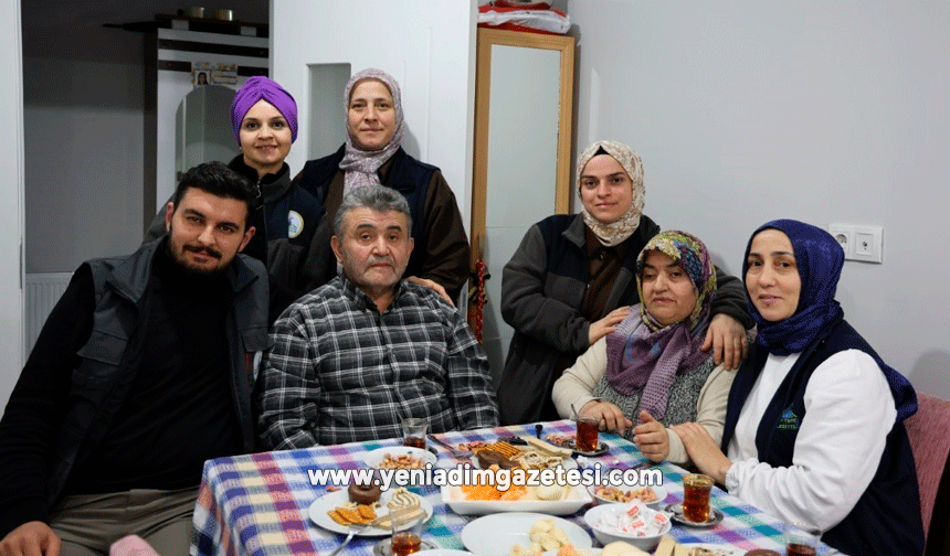 Kartepe'de 'Alo Evlat' ekiplerinden hane ziyaretleri