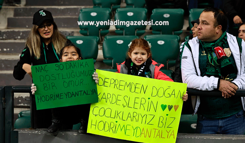 Kocaelispor- Antalyaspor maçında seremoni de paylaşıldı