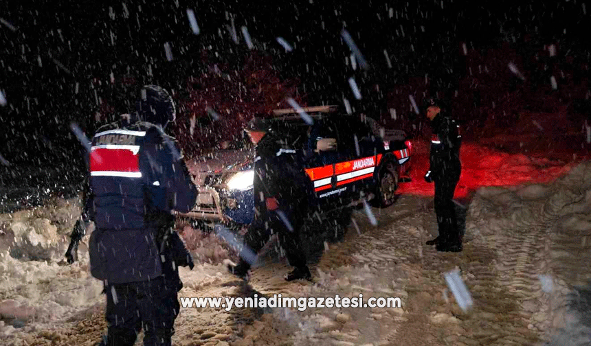 Karda mahsur kalan vatandaş kurtarıldı