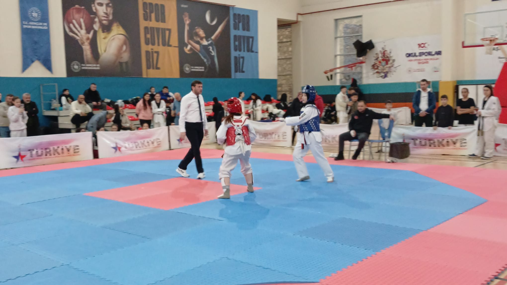 0Eee714C 537E 4848 B645 0C4192E6845D