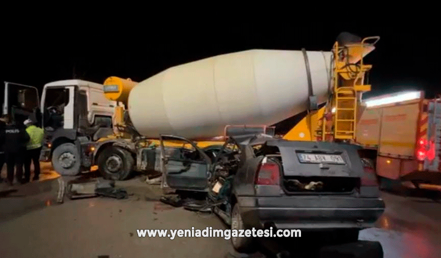 Otomobil beton mikserine çarptı: 1 yaralı