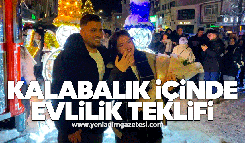 Kalabalık içinde evlilik teklifi