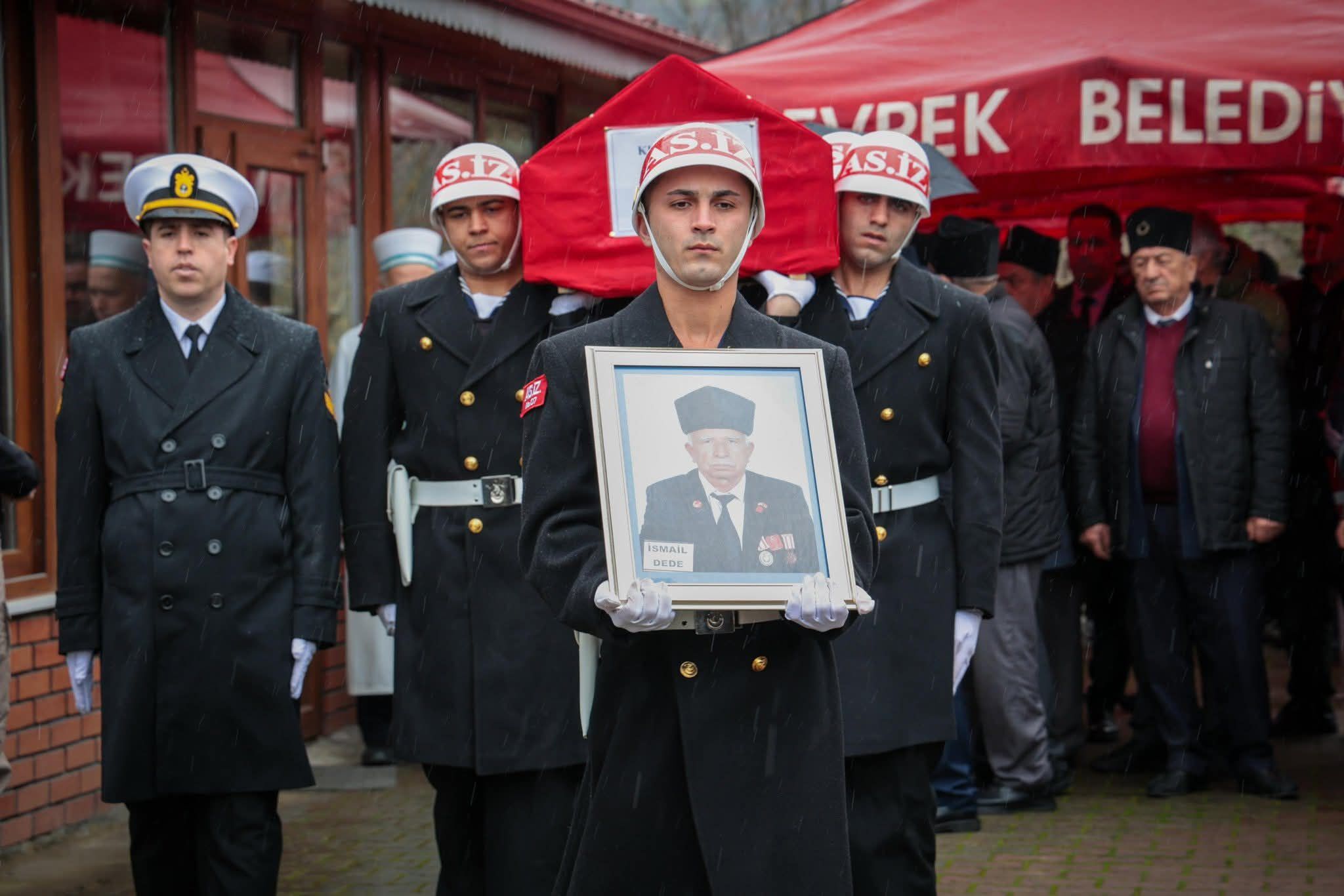 54180931 A44C 4B82 965E 06A277F7A663