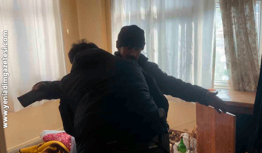 Balkondan tırmanıp girdiği evde 2 gün yaşadı