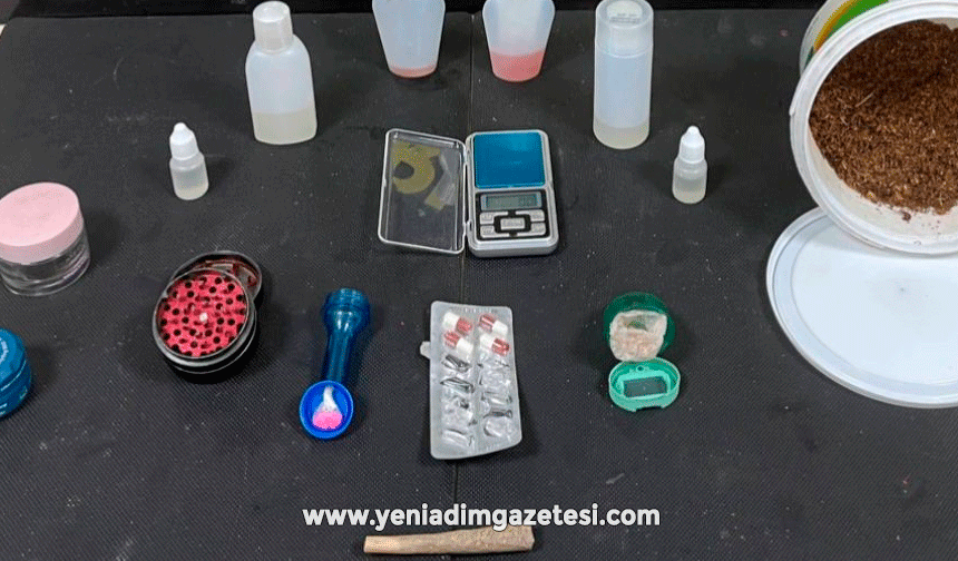 Yoğurt kovasından uyuşturucu çıktı