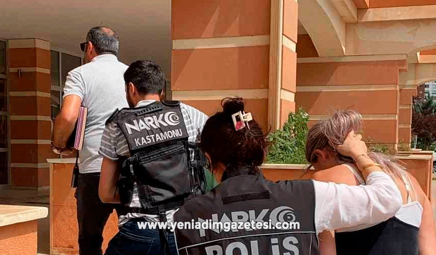 Motosiklette uyuşturucu maddeyle yakalanan sanıklar hakim karşısına çıktı