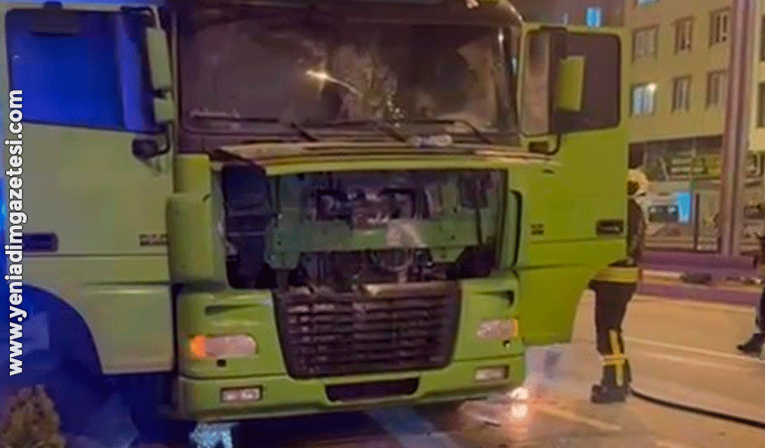 Seyir halindeki tır alev aldı