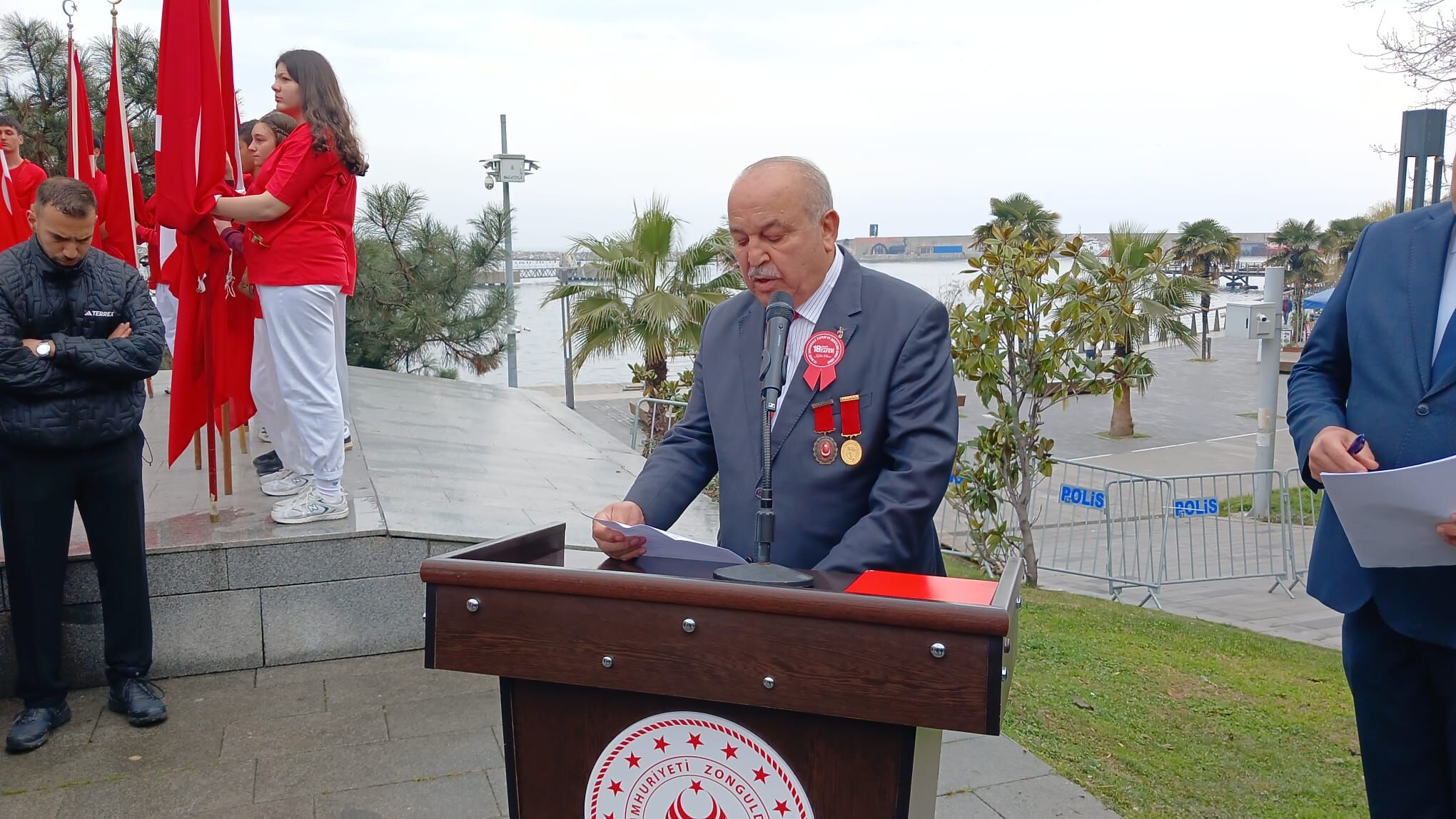 11468115 1105 489F B2F5 E99239B59699