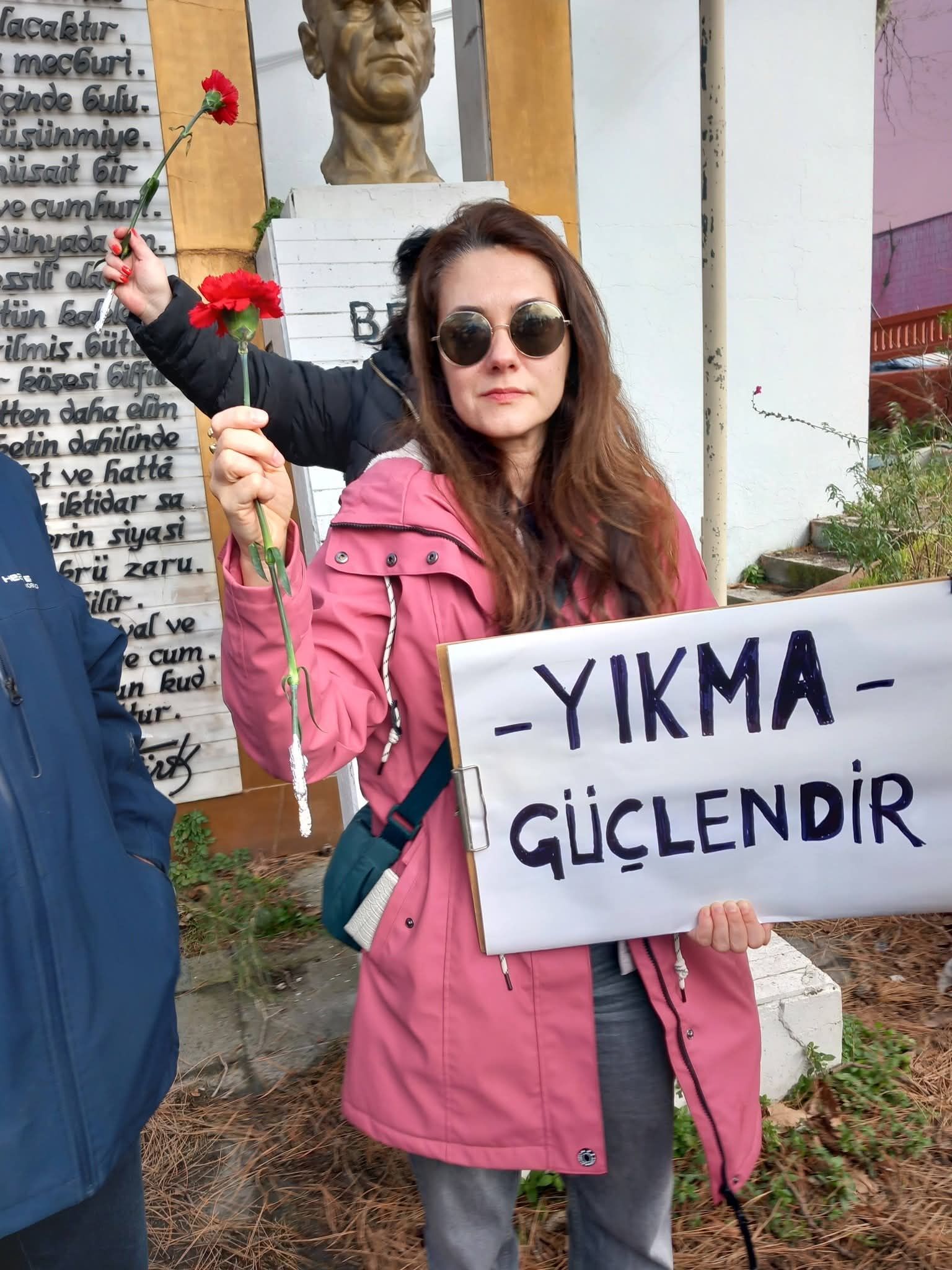 41887455 C6B8 4274 8C3E 4C511D52Db60