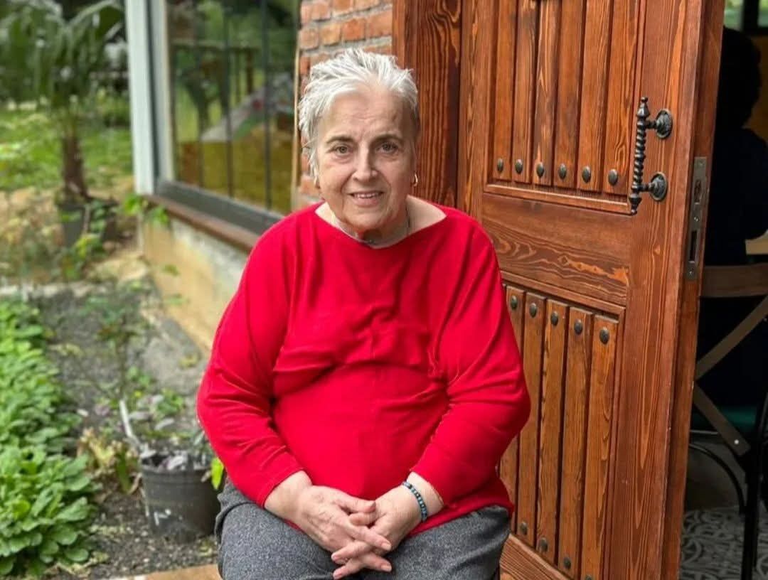 6A15E63E Eee9 46Ae Bc74 9C6Ba1E9Daf3